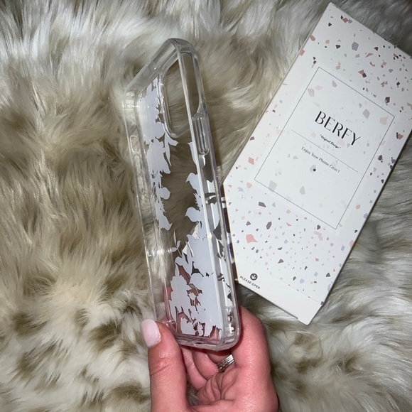 iPhone 13 Max floral phone case - Picture 2 of 3